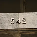 Art Gallery *