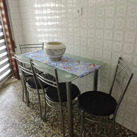 Art Gallery Apartment *